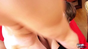 Gadis Berambut Merah Asal Rusia Digerogoti Dari Belakang Oleh Pria Muda