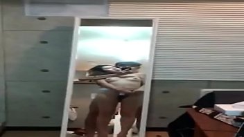 Gadis Asia Panas Membuka Semua