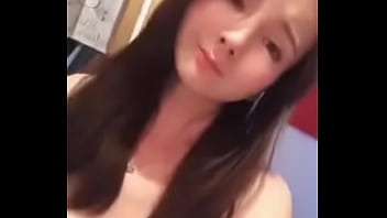 Siapa Wanita Yang Bikin Napsu Bergelora Ini?