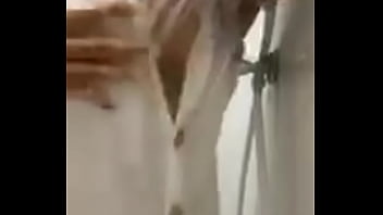 Menari Telanjang Bulat