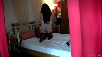 Lilimissarab Mengancam Tetangga Pengintipnya Dengan Rayuan Seksi