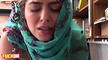 Gadis Arab Eksotis Menggila Dengan Gaya Doggy Yang Bikin Panas