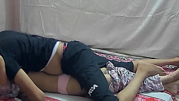 Menggoda Pacar Teman, Menikmati Vagina Ketatnya Bersama Desislimgirl