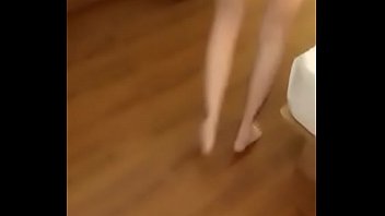 Pasangan Muda Tiongkok Bercinta Hingga Basah Kuyup