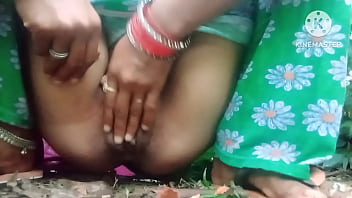 जंगल की गर्मी में भाभी का रस निकाला, देसी मजा लिया