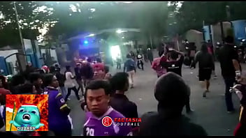Baku Hantam Brutal Di Tribun: Persik Vs Psim – Deru Nafsu Dan Amarah Di Liga Indonesia