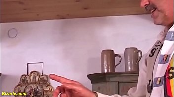 Ibu Jerman Dipaksa Double Anal Fisting