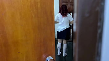 Si Tiran Padrastroku Yang Jorok Itu Memanfaatkan Ketidakbersalahanku Saat Kita Berdua Di Rumah