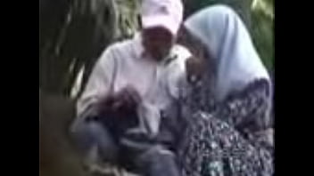 Tangan Nakal Di Balik Kerudung Malaysia