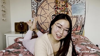 Gadis Tionghoa Imut Bergairah Membuat Video Masturbasi Untuk Kami