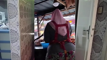 Sang Dewi Muslim Indonesia Berbodi Montok Dan Menggoda