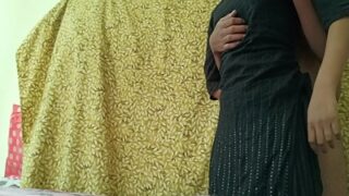 Video Panas Pasutri: Suami Menggila Di Ranjang Bersama Istrinya