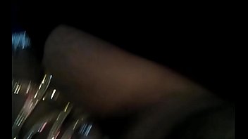Bhabhi India Dengan Gelang Kaki Dan Sandal Memberikan Pijatan Sensual