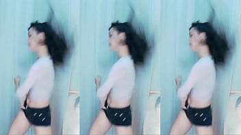 Cô Gái Trung Quốc Thoát Thân Trên Mái Nhà Rực Lửa
