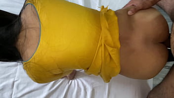 Ibu Tiri India Cantik Dihardcore Oleh Anak Tirinya, Pussy Dihajar Keras Dengan Audio Hindi