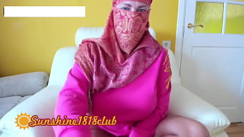 Arab Panas Di Webcam, Gadis Muslimah Berhijab Dengan Payudara Besar Dan Pantat Montok, Pukul 09.30