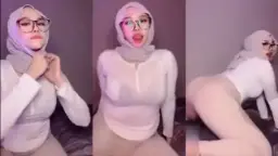 Goyang Ganas Gadis Berhijab Twerk Menggoda
