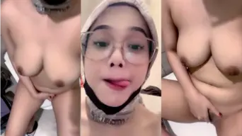 Ica Berhijab Cantik Yang Menggoda Dengan Toge Viral