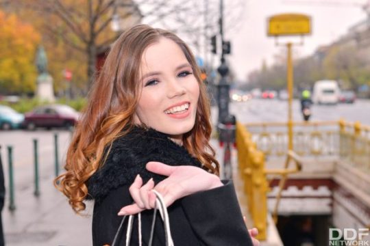 Leila Fiore Dan Lovenia Lux Menggoda Dengan Sepatu Tinggi Untuk Rayuan Yang Membara