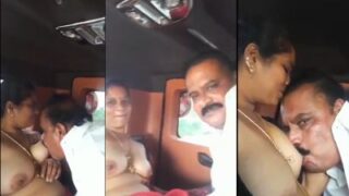 Politikus Karnataka Beraksi Di Mobil, Mengisap Payudara Di Alam Terbuka