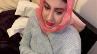 Video Panas Pasangan Mesum Bangladesh: Ibu-ibu Montok Dan Kekasihnya Bergairah