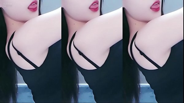Cô Gái Trung Quốc Uốn éo Thân Hình Với điệu Nhảy Gợi Cảm