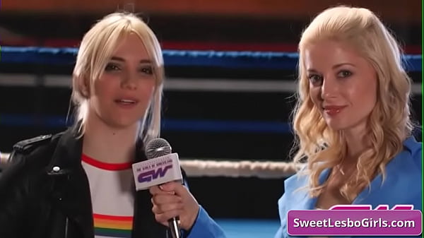 Ariel X Dan Sinn Sage, Dua Lesbian Liar Yang Bergumul Penuh Gairah Di Atas Ring Gulat.
