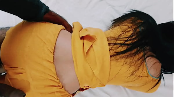 Desi Chachi Digoyang Ganas Hingga Meraung