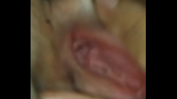 Tawanan Tiongkok Memperlihatkan Kemaluan Perawan Yang Menggoda