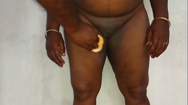 Wanita India Berdarah Panas, Sahabat Vanitha, Mengenakan Saree Biru Menggoda, Memamerkan Payudara Besar Dan Kemaluan Licin, Meremas Payudara Dan Puting, Menggesek Kemaluan Hingga Masturbasi