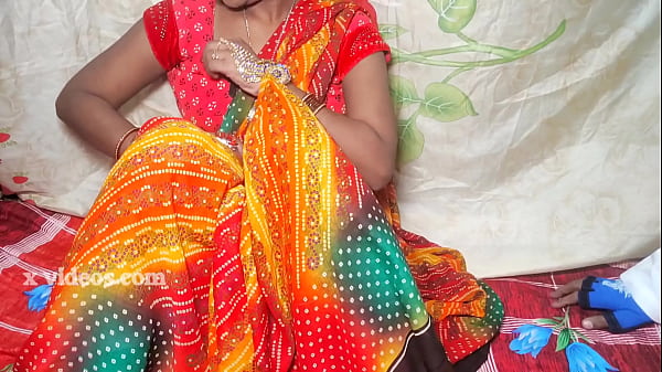 गर्म भारतीय बीबी की रसीली चुदाई, हिंदी में गंदी आवाज़ के साथ