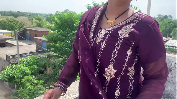 Bhabhi Bhojpuri Yang Nakal Memberikan Kenikmatan Total Dari Memek Dan Tubuhnya Dengan Suara Hindi Yang Menggairahkan