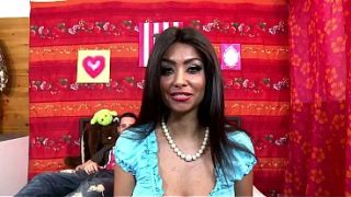 Mama Latina Yang Panas Dan Menggoda