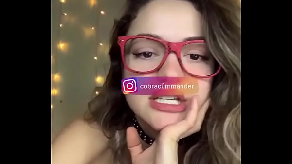 Tarian Rusia Yang Menggoda Dan Downblouse Menggairahkan Di Bigo