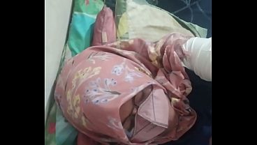 Tante Riani Mengisap Kontol Sampai Puas Dan Bergairah
