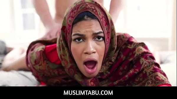 Arab Hijab Maya Farrell Dipaksa Nikah, Tapi Badan Gersangnya Butuh Dipuaskan