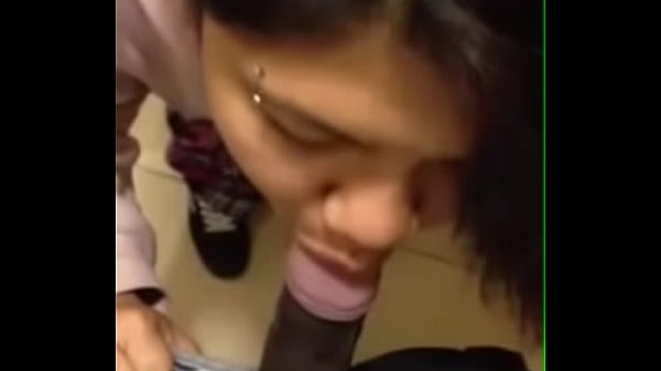 Keseruan Ngentot Mulut Cewek Desi
