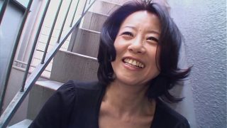Junko Sakashita, Si Brunette Asia, Begitu Bergairah Hingga Memamerkan Payudaranya Di Jalanan