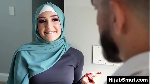 Gadis Muslimah Polos Digoda Dan Dibentuk Jadi Pemuas Nafsu Oleh Pelatih Sepak Bolanya