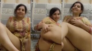 Gadis Pakistan Montok Pamer Lubang Pantatnya Di Kamar Mandi