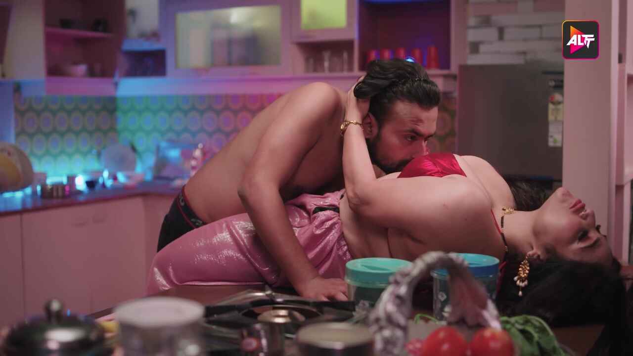 Utha Patak 2024: Adegan Panas Episode 2 Web Seri Hindi Di Aplikasi Altt