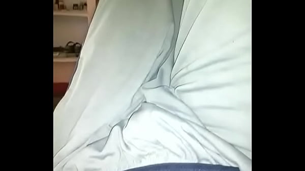Malam Panas Dengan Aroma Tubuh Yang Menggoda