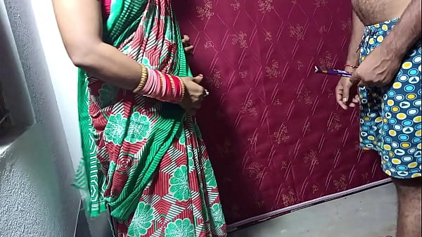 मौसी ने भतीजी को चॉकलेट देकर चूत मारी