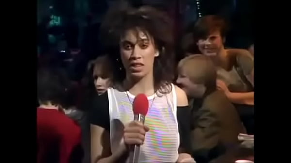 Eurythmics – Goyang Panas Di Atas Panggung 1983