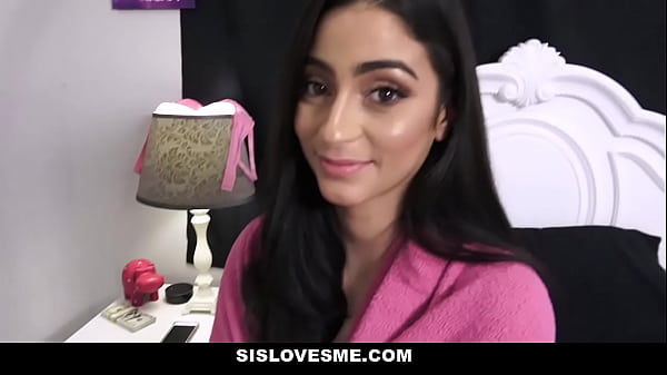 Gadis Tiri Remaja (jasmine Vega) Dibujuk Untuk Mengisap Kontolku