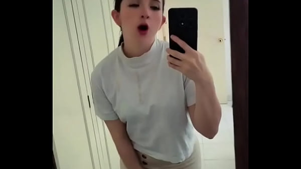Gimana Hari Selasamu? Aku Udah Laper Banget, Pengen Melahap Sesuatu Yang Panas Dan Menggairahkan.