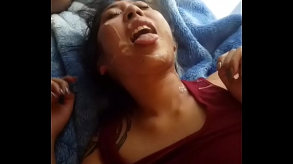 Gadis Asia Dipenuhi Cairan Putih Dari Pria Kulit Hitam