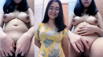 Yolanda Bergaun Daster Kuning, Tubuh Montok Menggoda