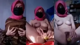 Cewek Berjilbab Bikin Konten Mesum