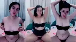 Rosa Makin Hot, Pose Ngangkang Bikin Goyang